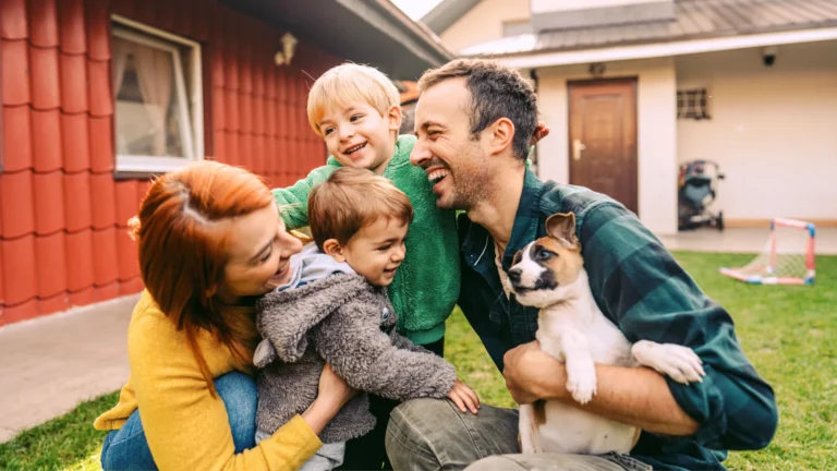The Ultimate Guide to a Pet-Friendly Backyard in Florida